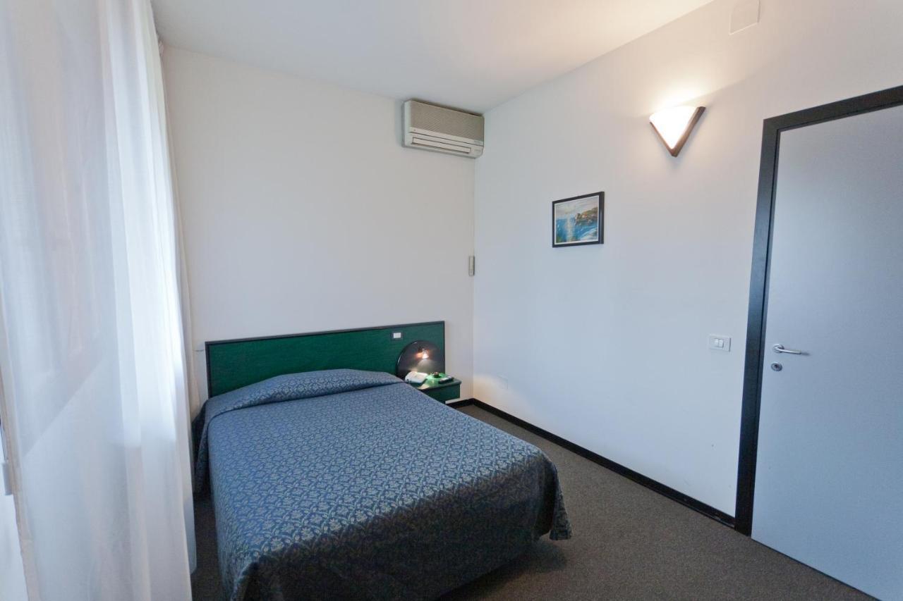 Hotel Campana Reggio Emilia Kültér fotó